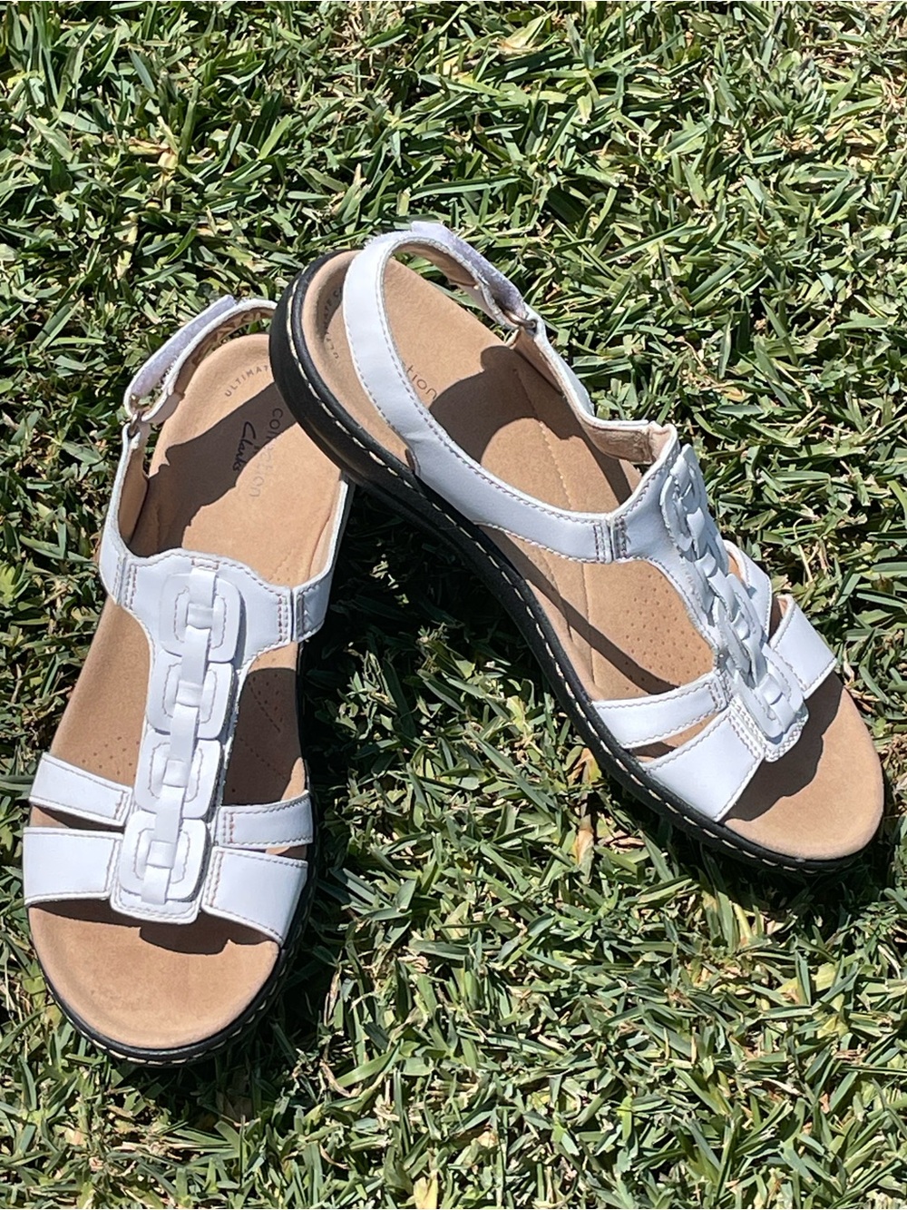 Clarks Women's White Leather T-Strap Comfort Sandals